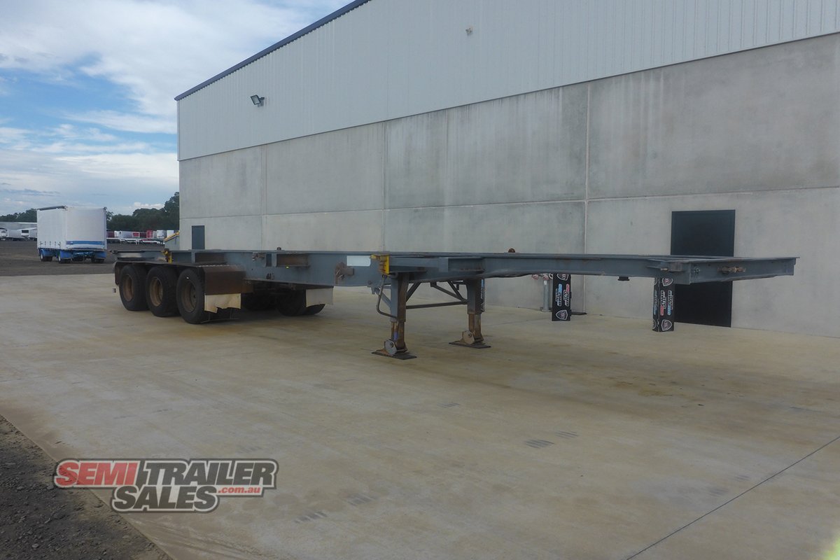 2012 MAXITRANS 40FT SKEL TRAILER