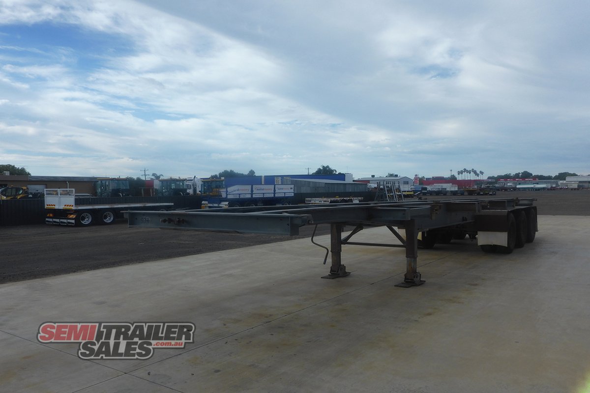2012 MAXITRANS 40FT SKEL TRAILER