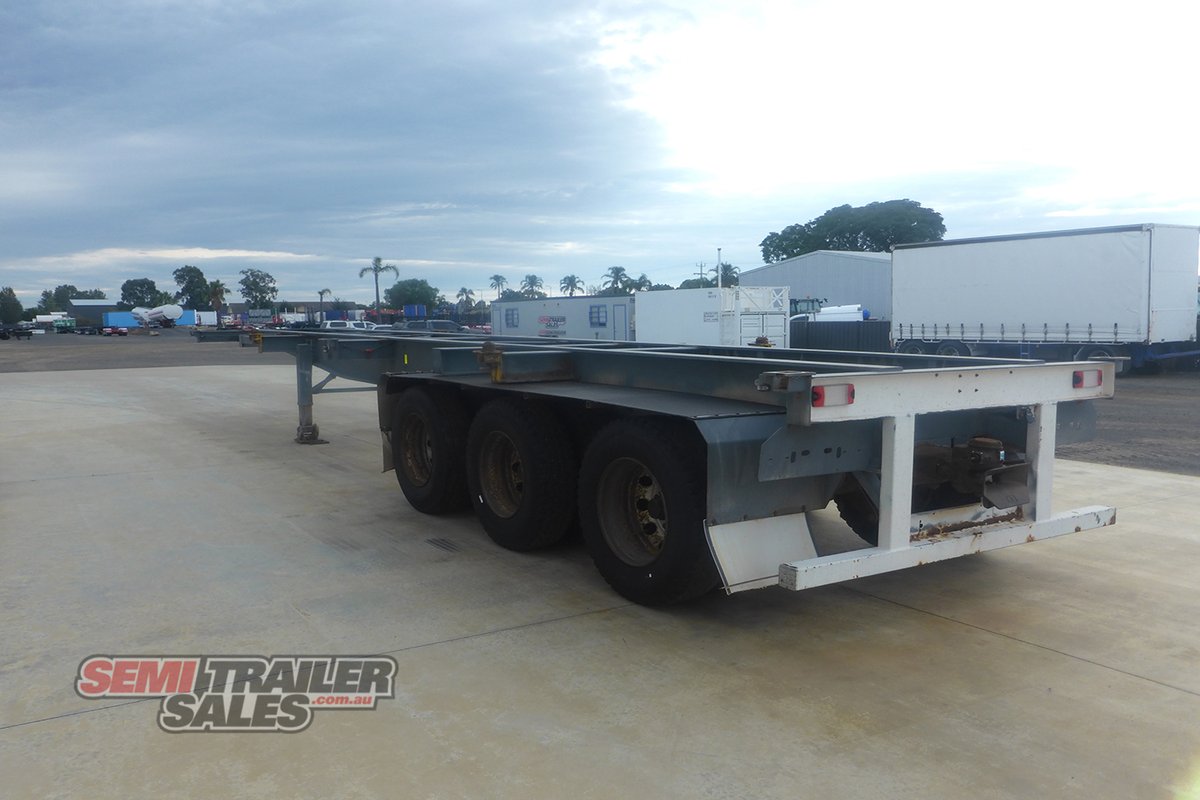 2012 MAXITRANS 40FT SKEL TRAILER