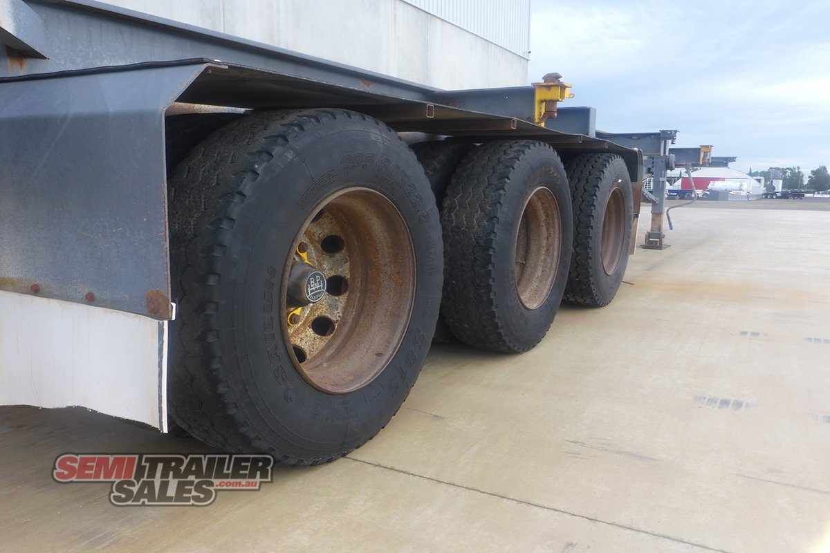 2012 MAXITRANS 40FT SKEL TRAILER