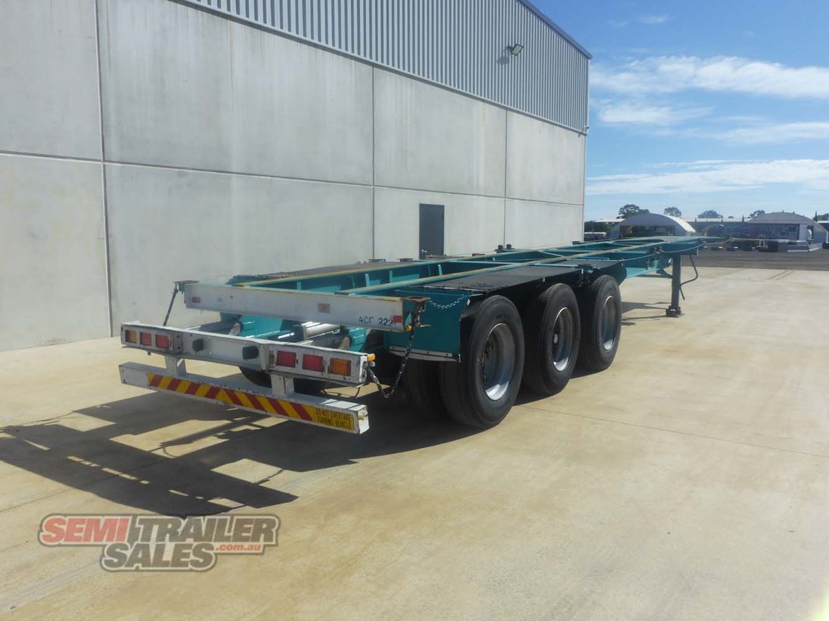 2003 MAXITRANS40FT SKEL TRAILER WITH REAR PUSH OUT BAR
