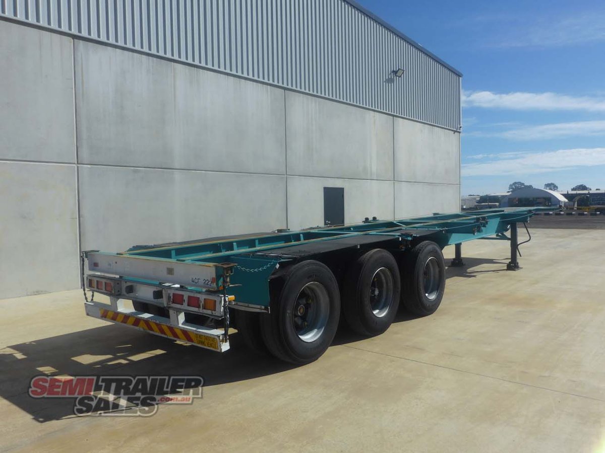 2003 MAXITRANS40FT SKEL TRAILER WITH REAR PUSH OUT BAR