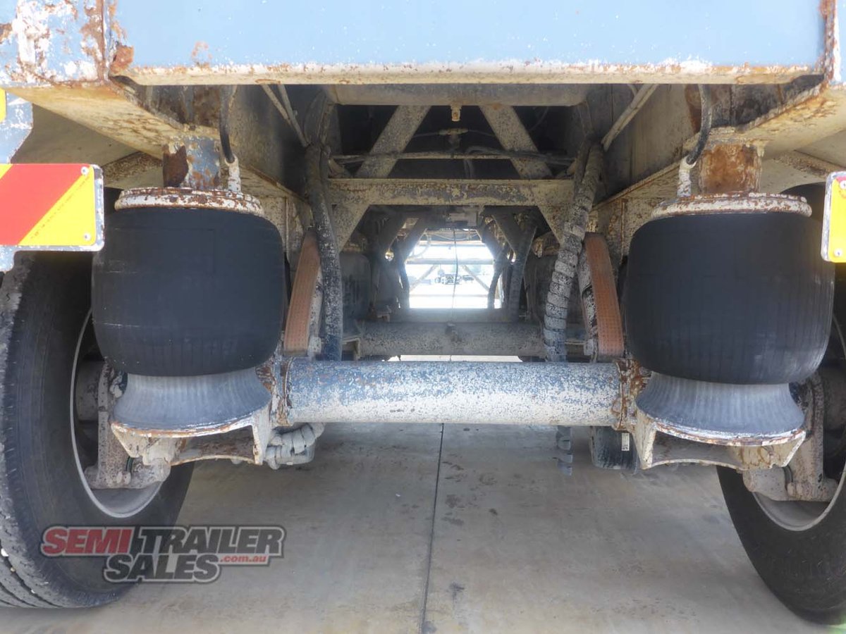 2009 HOWARD PORTER TRI AXLE SIDE TIPPER