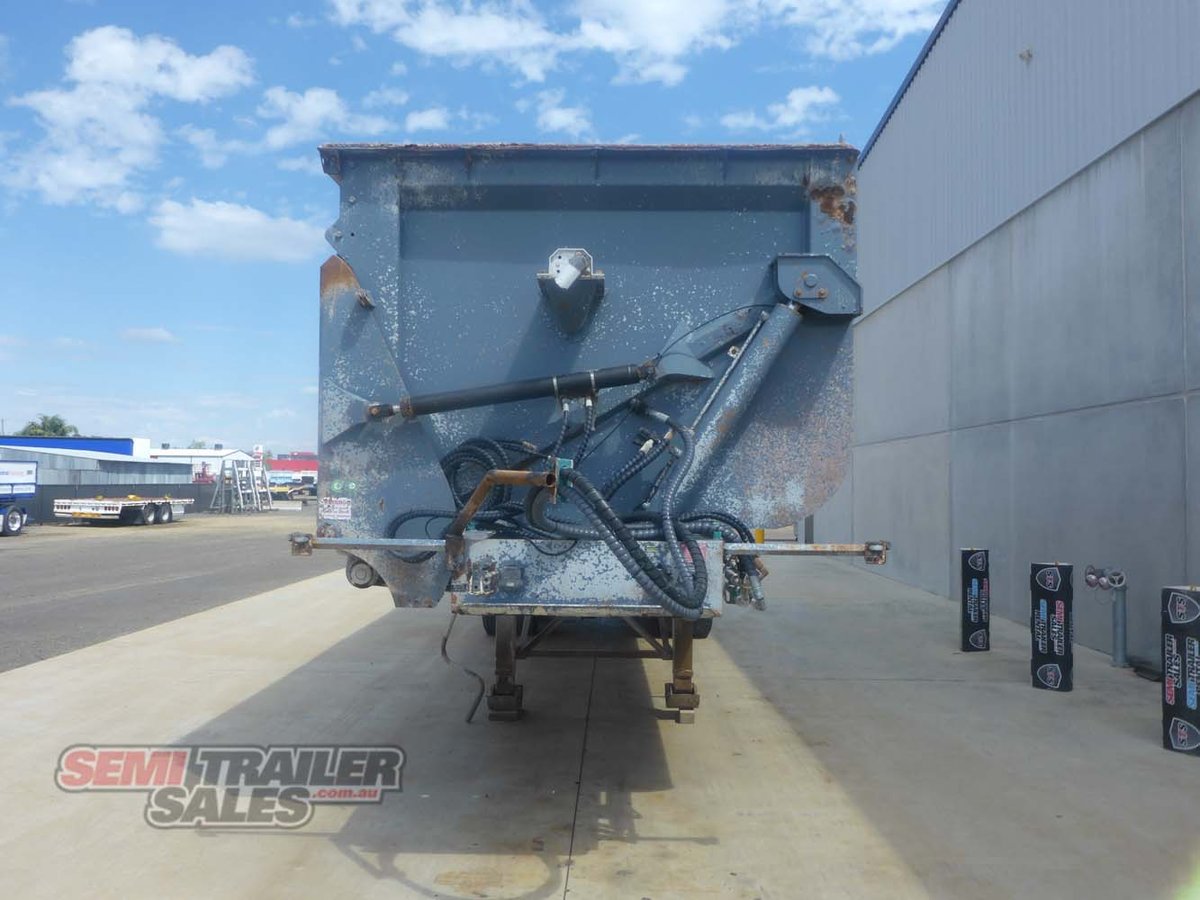 2009 HOWARD PORTER TRI AXLE SIDE TIPPER