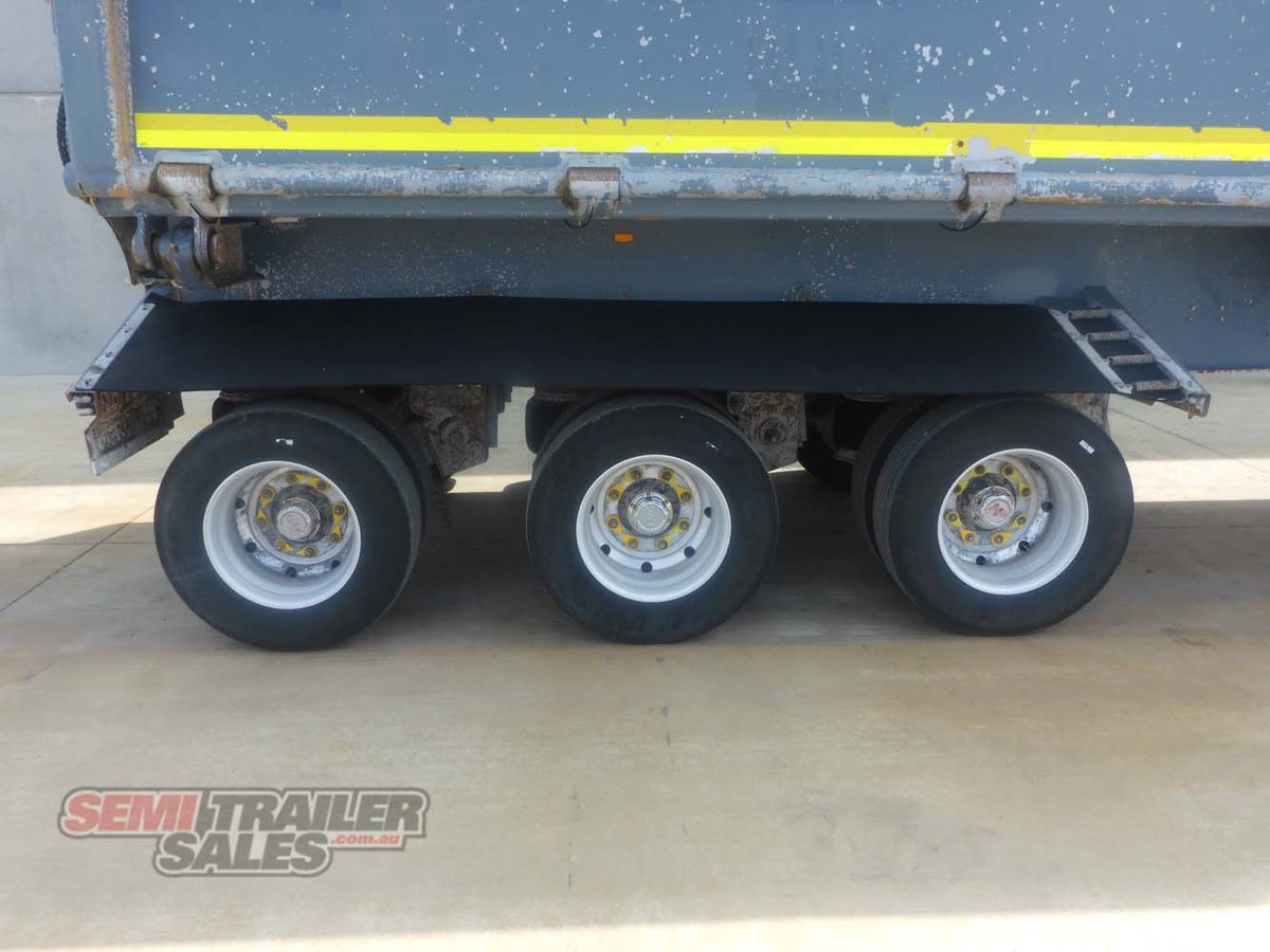 2009 HOWARD PORTER TRI AXLE SIDE TIPPER