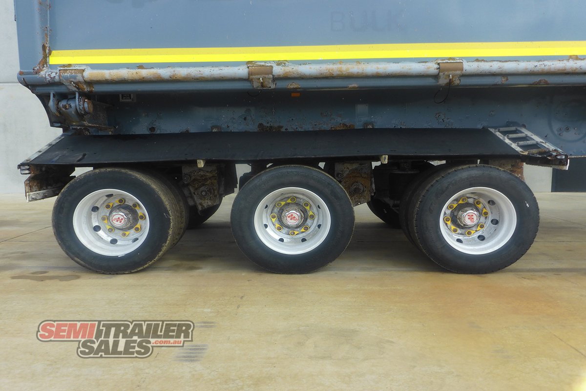 2018 HOWARD PORTER TRI AXLE SIDE TIPPER TRAILER