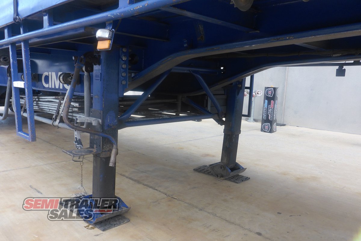 2010 CIMC 12 PALLET CURTAINSIDER A TRAILER