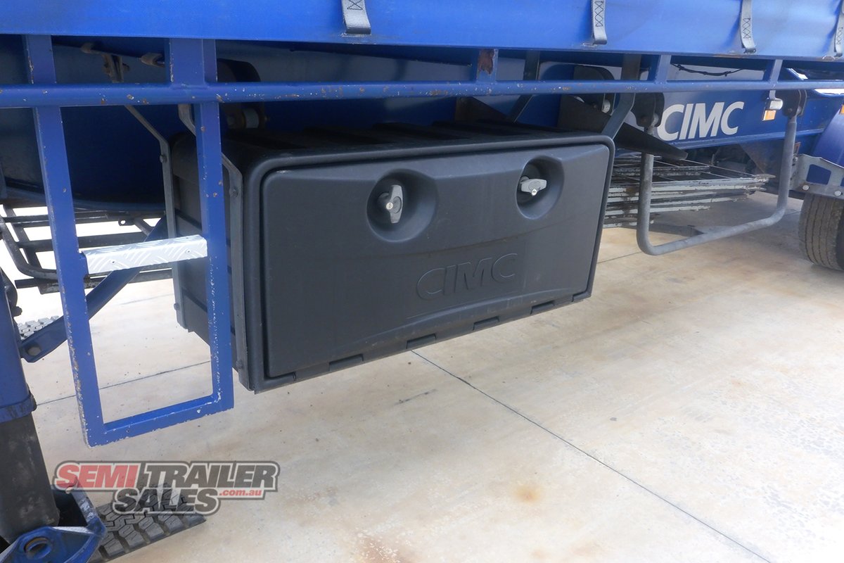 2010 CIMC 12 PALLET CURTAINSIDER A TRAILER