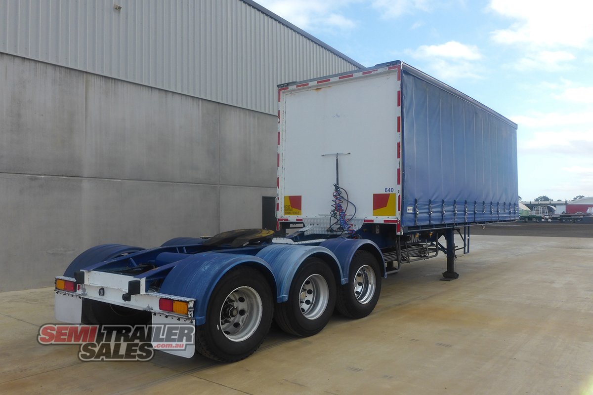 2010 CIMC 12 PALLET CURTAINSIDER A TRAILER