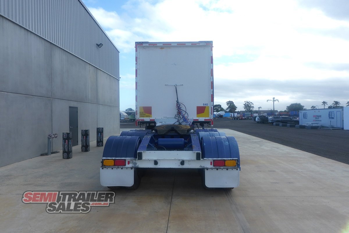 2010 CIMC 12 PALLET CURTAINSIDER A TRAILER
