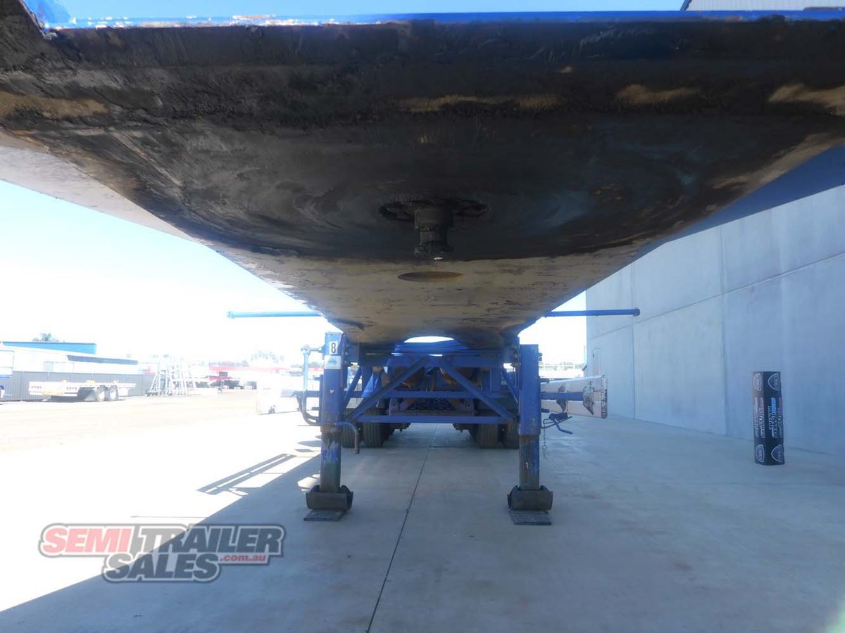 10/2005 BARKER 40FT SKEL TRAILER