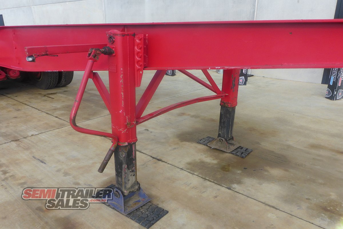 1997 FREIGHTER SKEL A TRAILER