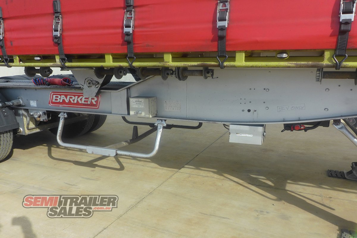 2007 BARKER 12 PALLET ROLLBACK CURTAINSIDER A TRAILER
