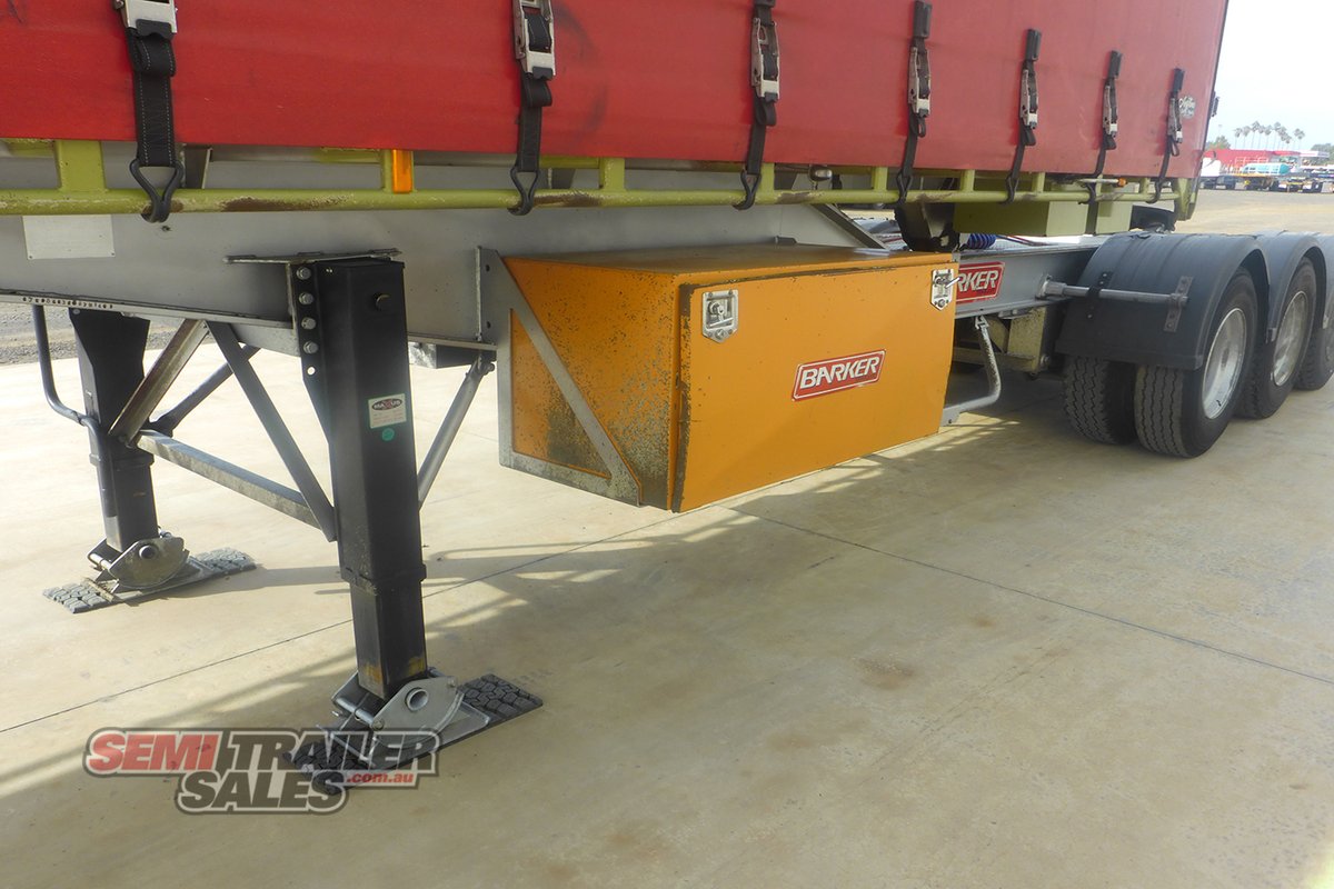 2007 BARKER 12 PALLET ROLLBACK CURTAINSIDER A TRAILER