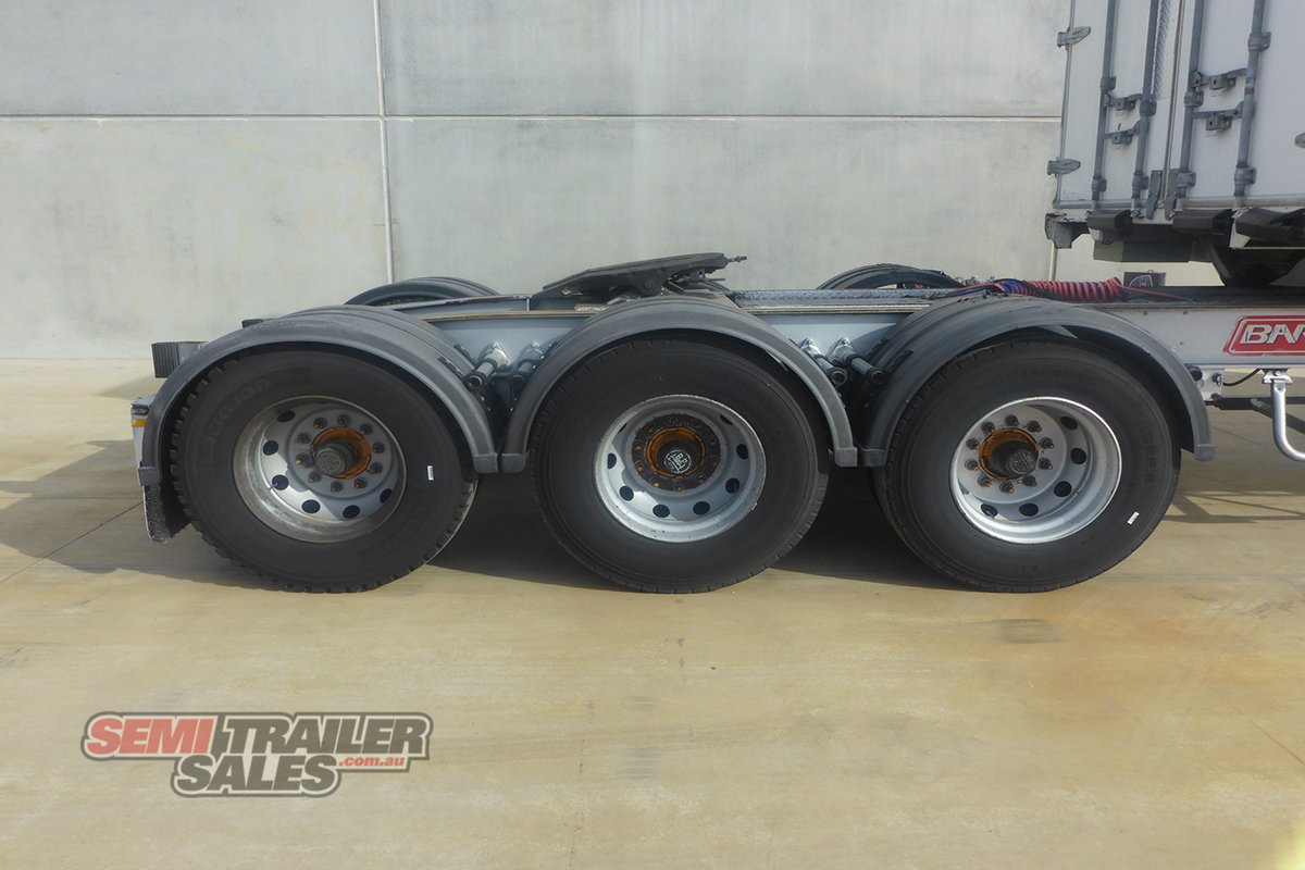 2007 BARKER 12 PALLET ROLLBACK CURTAINSIDER A TRAILER