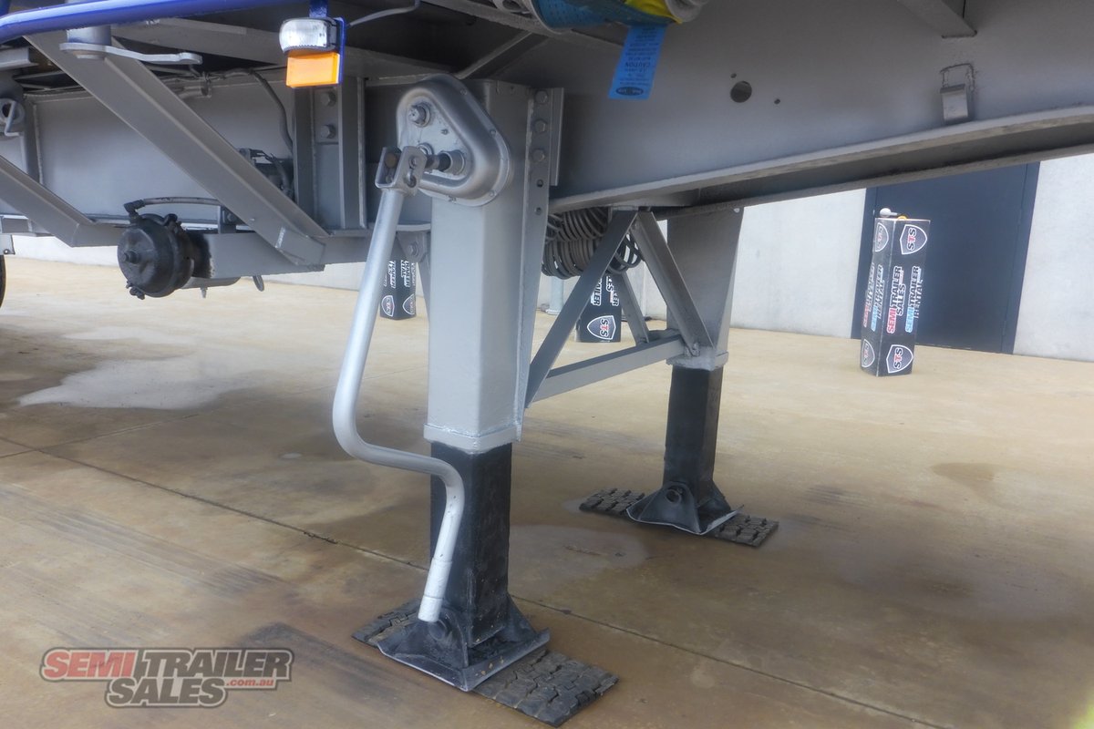 06/2006 KRUEGER 45FT-69FT FLAT TOP EXTENDABLE TRAILER
