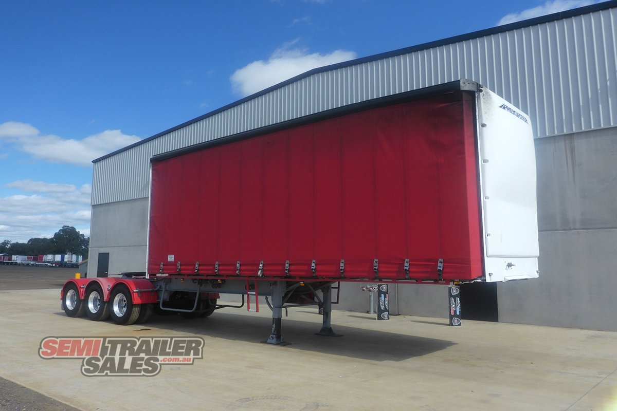 12/2007 CIMC 12 PALLET CURTAINSIDER TRAILER