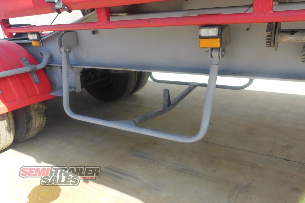 12/2007 CIMC 12 PALLET CURTAINSIDER TRAILER