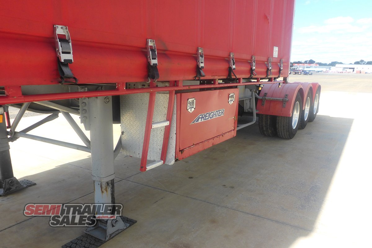 12/2007 CIMC 12 PALLET CURTAINSIDER TRAILER