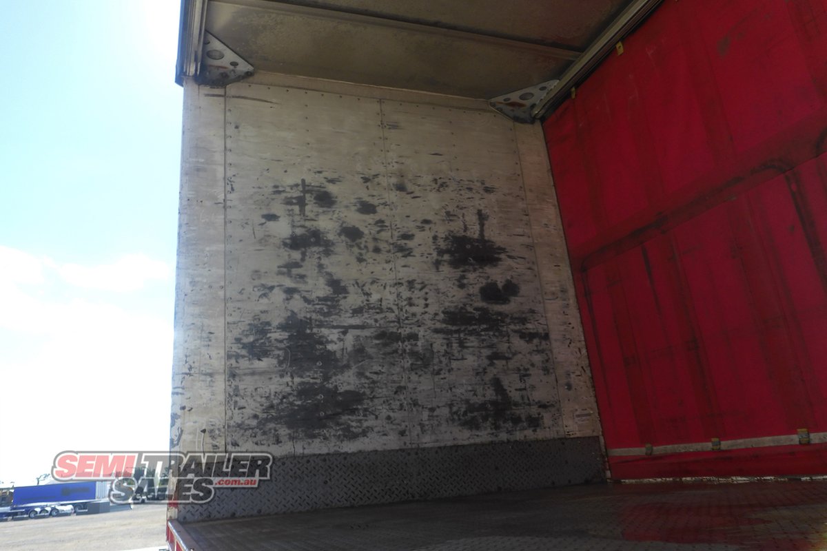 12/2007 CIMC 12 PALLET CURTAINSIDER TRAILER