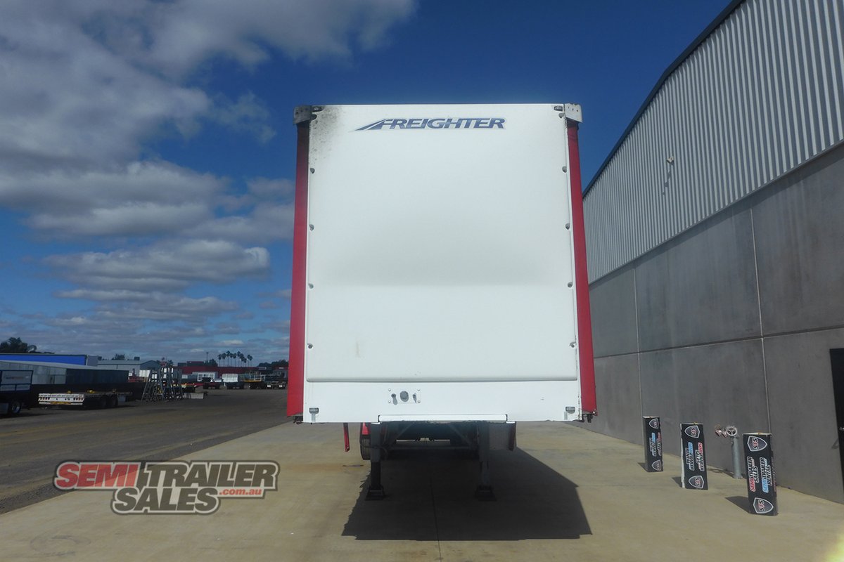 12/2007 CIMC 12 PALLET CURTAINSIDER TRAILER