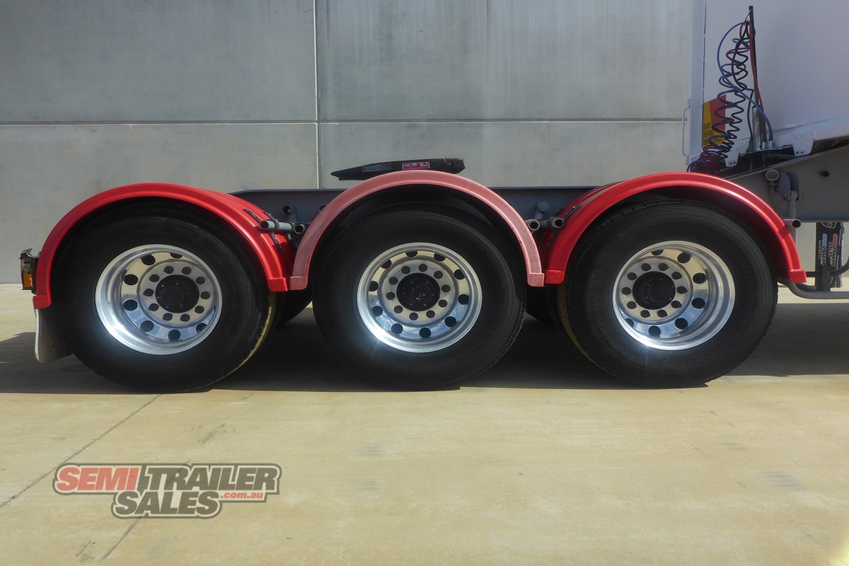 12/2007 CIMC 12 PALLET CURTAINSIDER TRAILER
