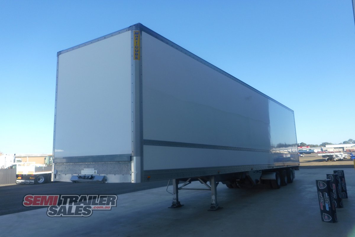 2020 MAXITRANS CHAIN DRIVEN FLOOR 24 PALLET PANTECH TRAILER