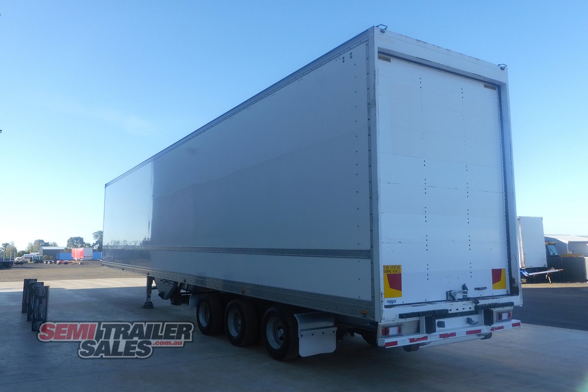 2020 MAXITRANS CHAIN DRIVEN FLOOR 24 PALLET PANTECH TRAILER