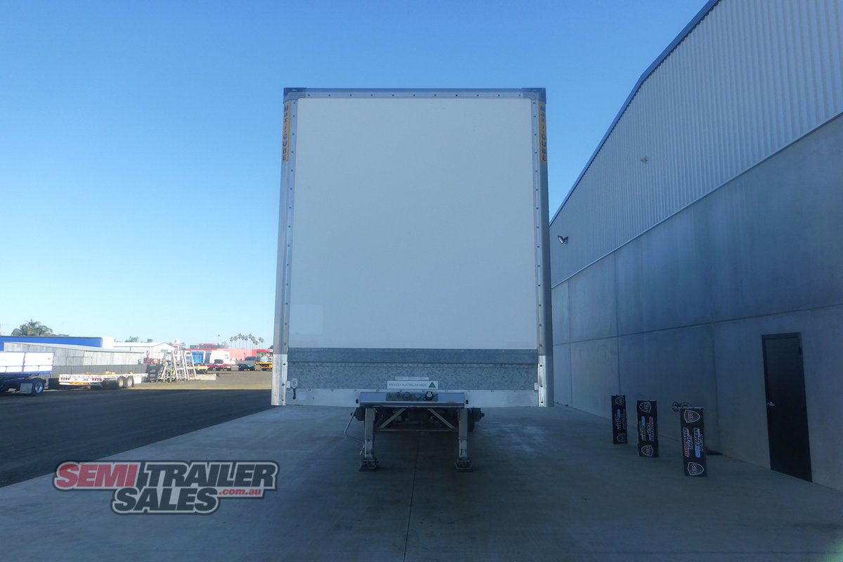 2020 MAXITRANS CHAIN DRIVEN FLOOR 24 PALLET PANTECH TRAILER
