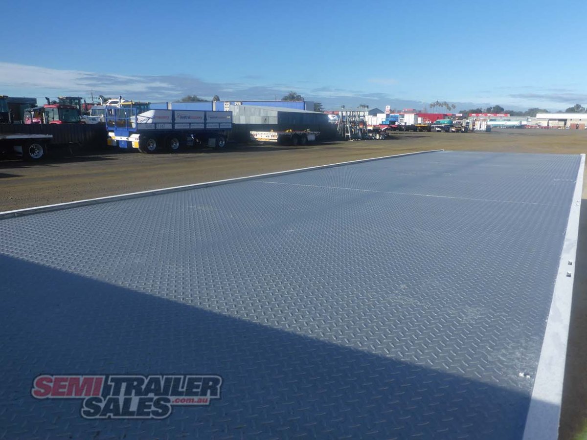 2005 MAXITRANS 22 PALLET DROPDECK TRAILER