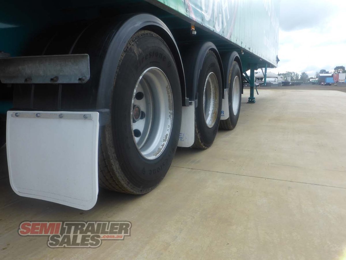 08/2006 MAXITRANS 22 PALLET CURTAINSIDER TRAILER
