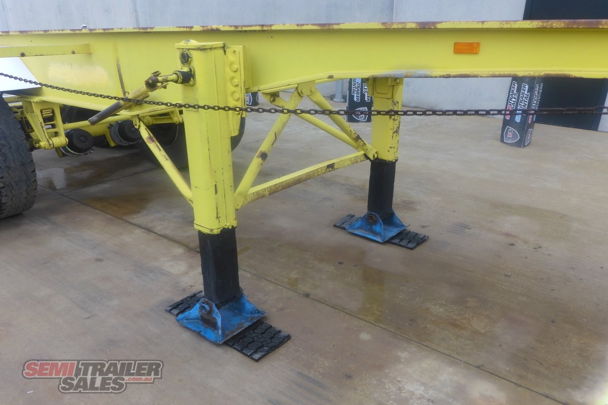 11/1995 KRUEGER 20FT SKEL TRAILER