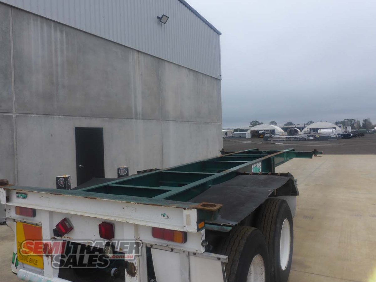 1980 MCGRATH 20FT SKEL TRAILER