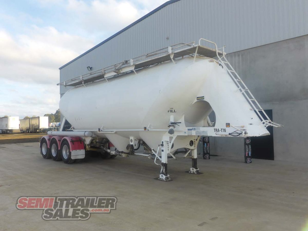 10/2011 BOOMER BULK TANKER TRAILER