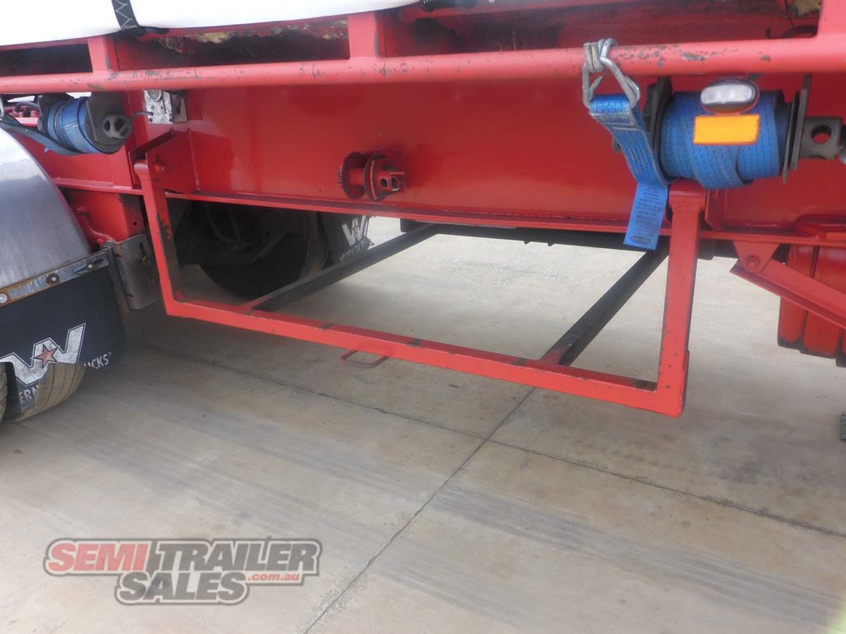 12/2004 VAWDREY 10 PALLET REFRIGERATED CURTAINSIDER A TRAILER