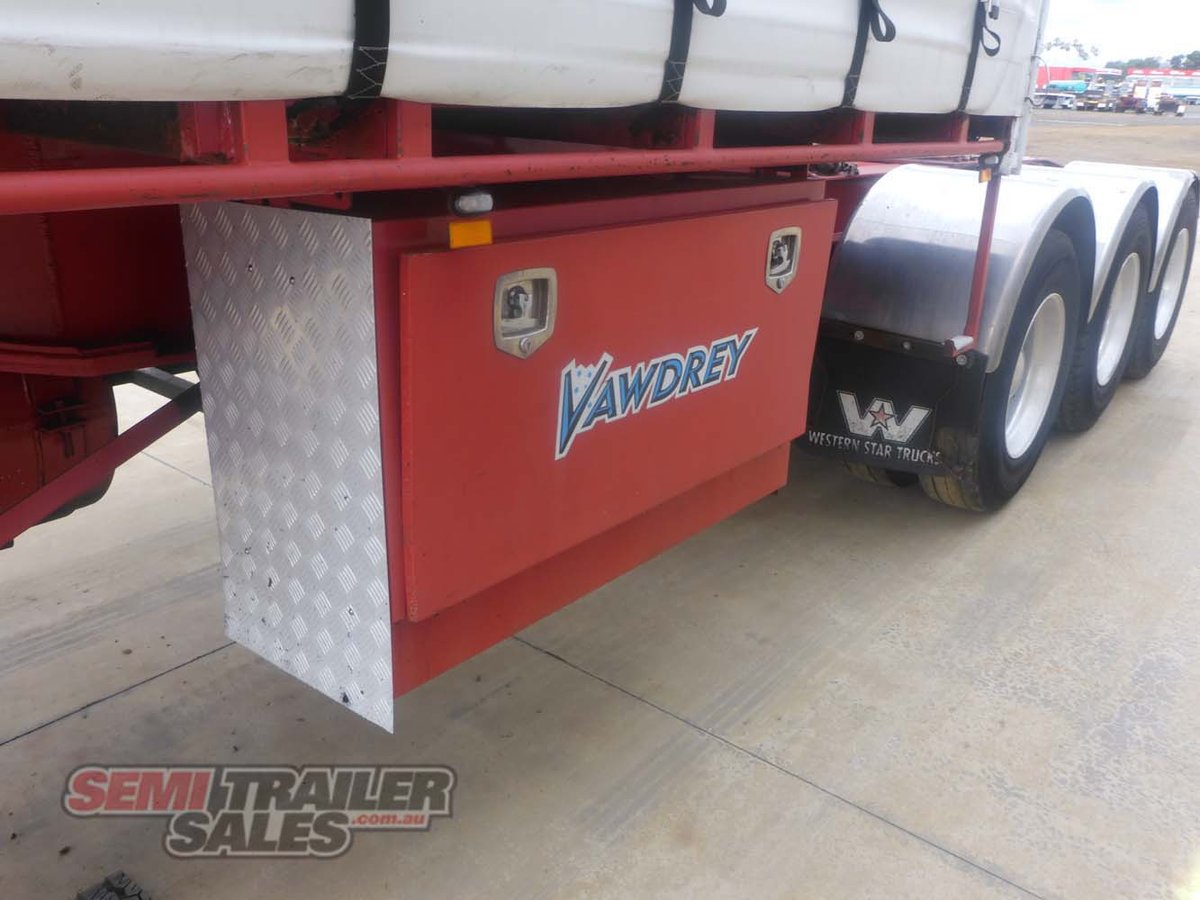 12/2004 VAWDREY 10 PALLET REFRIGERATED CURTAINSIDER A TRAILER