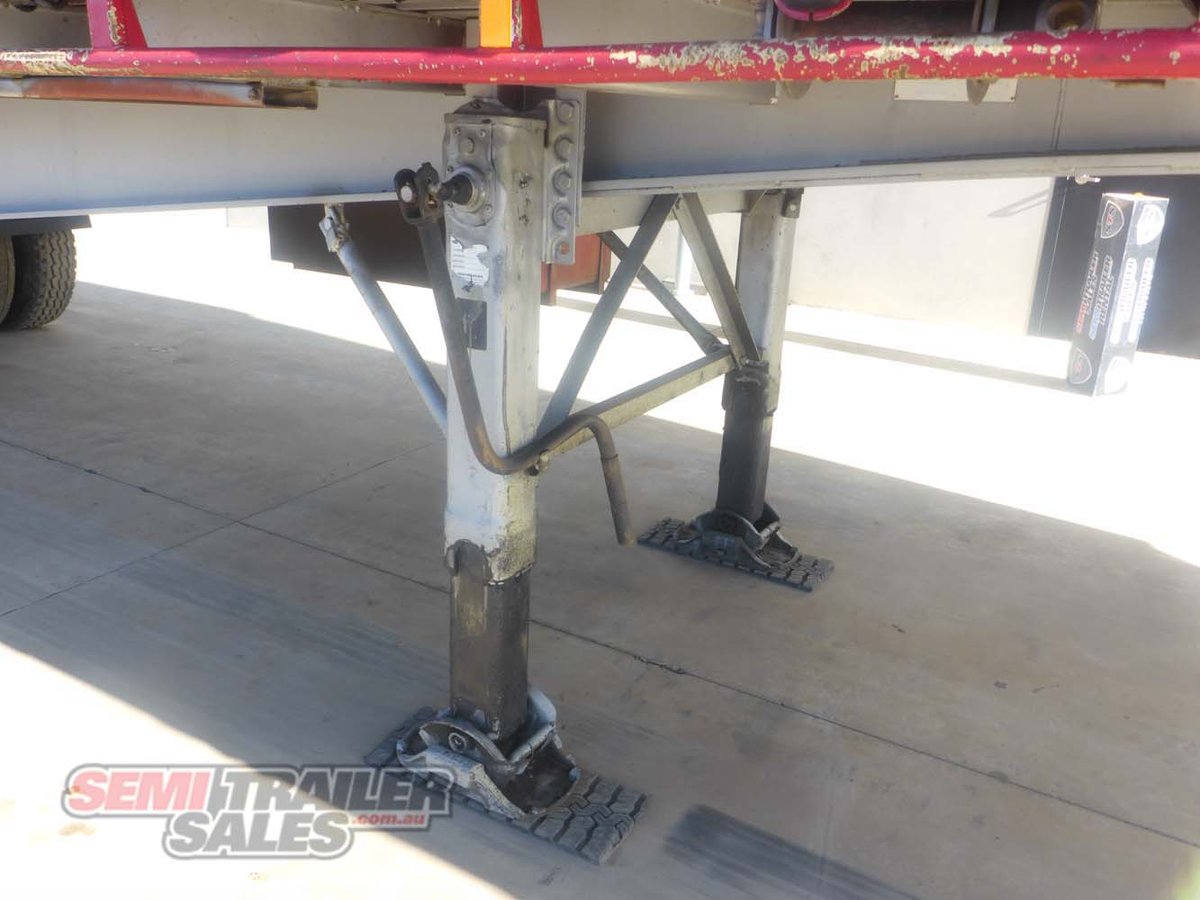 03/2008 BARKER 12 PALLET CURTAINSIDER A TRAILER