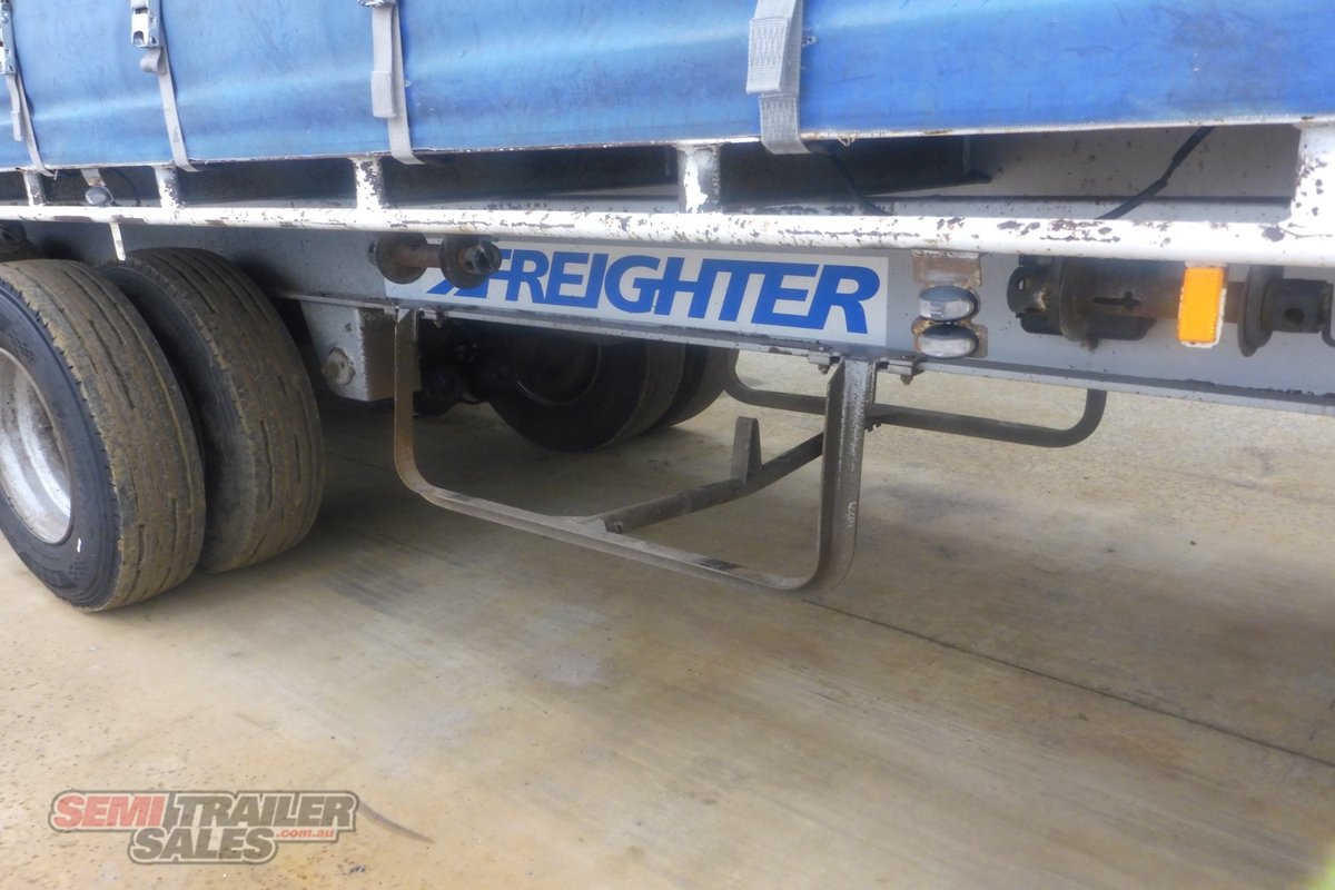 10/1999 FREIGHTER 22 PALLET CURTAINSIDER TRAILER
