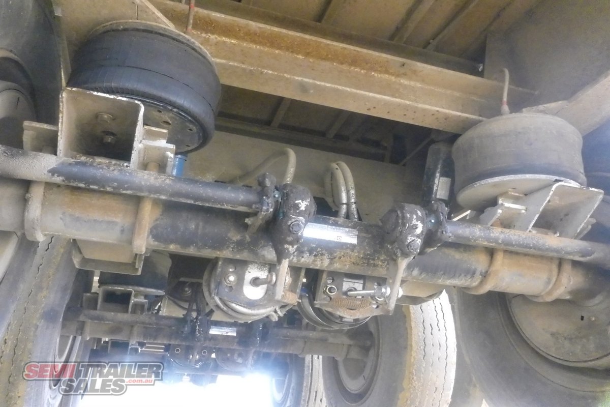 10/1999 FREIGHTER 22 PALLET CURTAINSIDER TRAILER