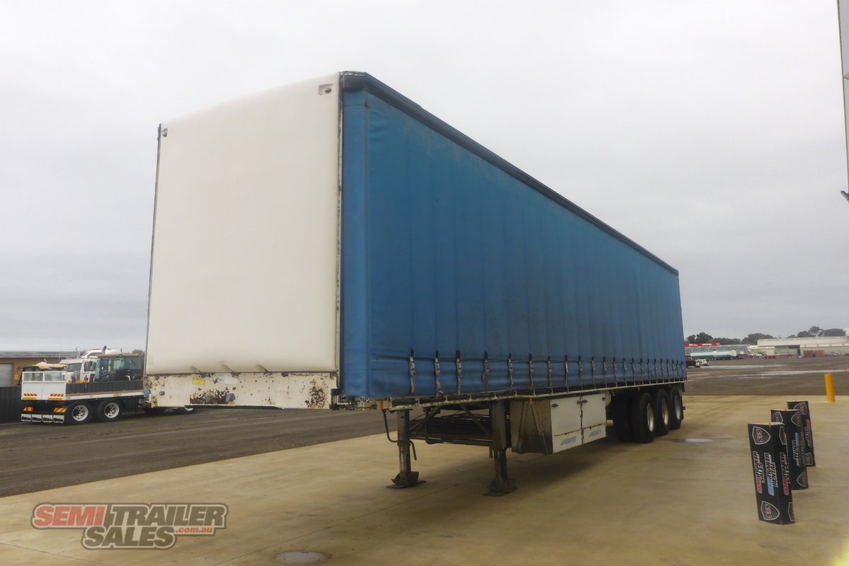 10/1999 FREIGHTER 22 PALLET CURTAINSIDER TRAILER