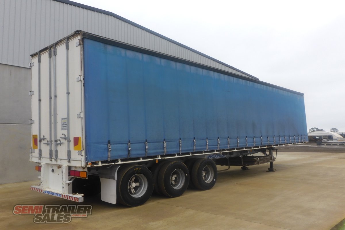 10/1999 FREIGHTER 22 PALLET CURTAINSIDER TRAILER