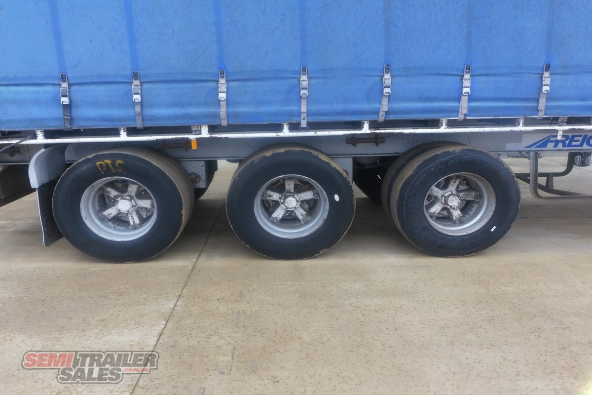 10/1999 FREIGHTER 22 PALLET CURTAINSIDER TRAILER
