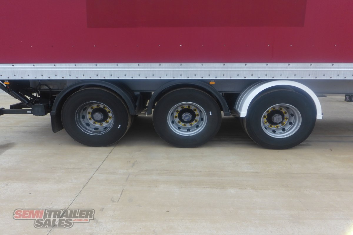 10/2006 VAWDREY 22 PALLET PANTECH WITH REAR TAILGATE