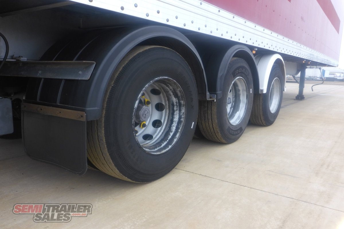 10/2006 VAWDREY 22 PALLET PANTECH WITH REAR TAILGATE
