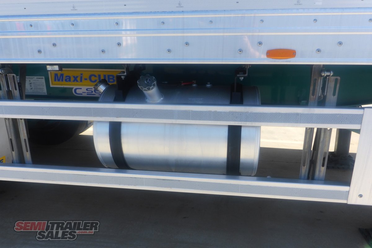 07/2015 MAXITRANS 16 PALLET REFRIGERATED PANTECH WITH TAILGATE LOADER