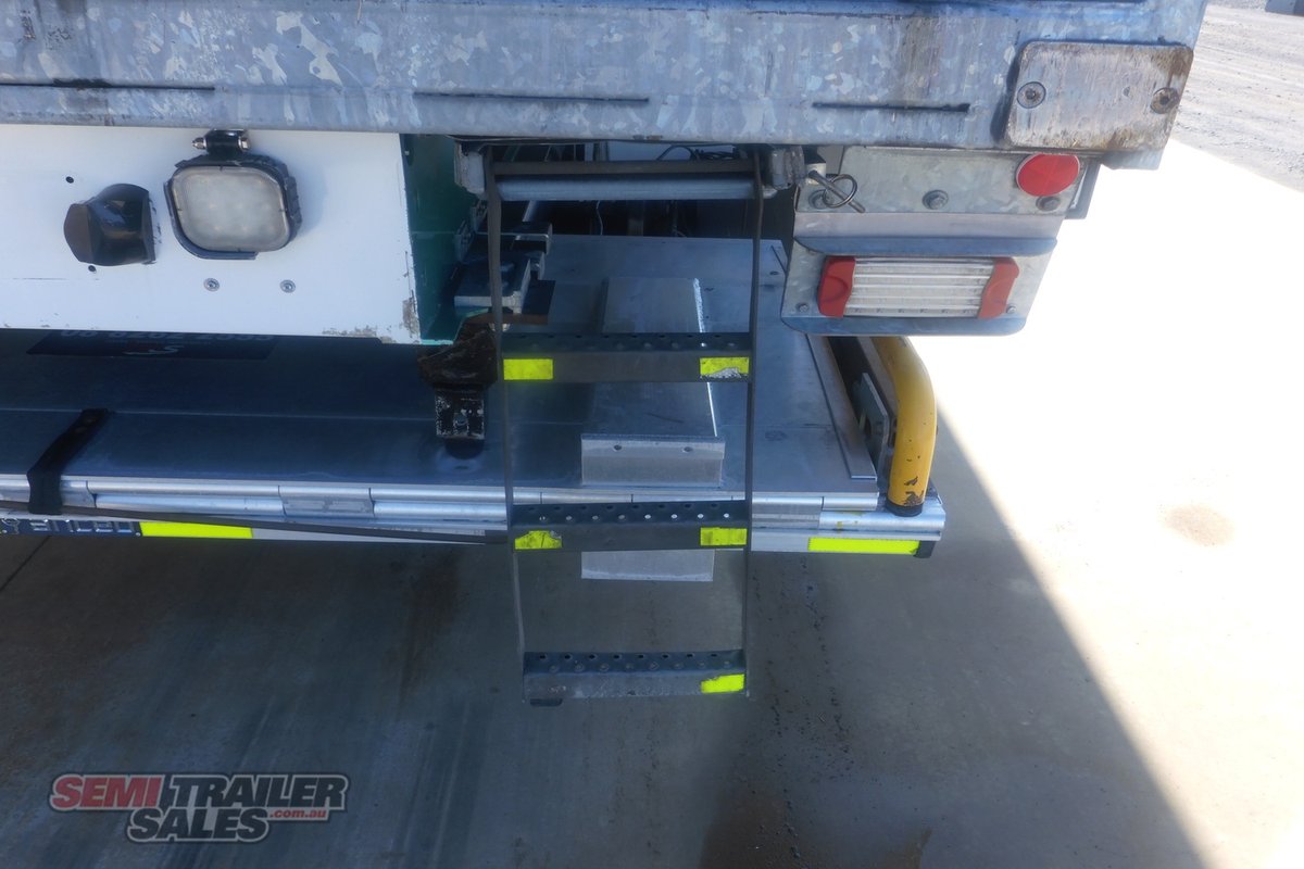 07/2015 MAXITRANS 16 PALLET REFRIGERATED PANTECH WITH TAILGATE LOADER