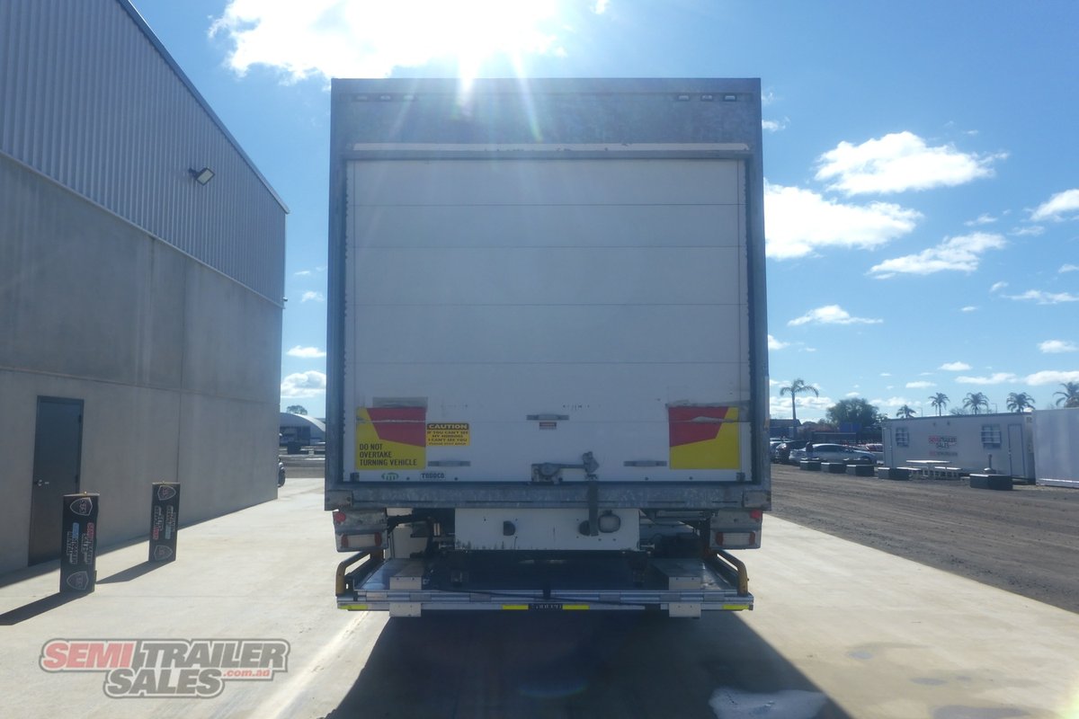 07/2015 MAXITRANS 16 PALLET REFRIGERATED PANTECH WITH TAILGATE LOADER