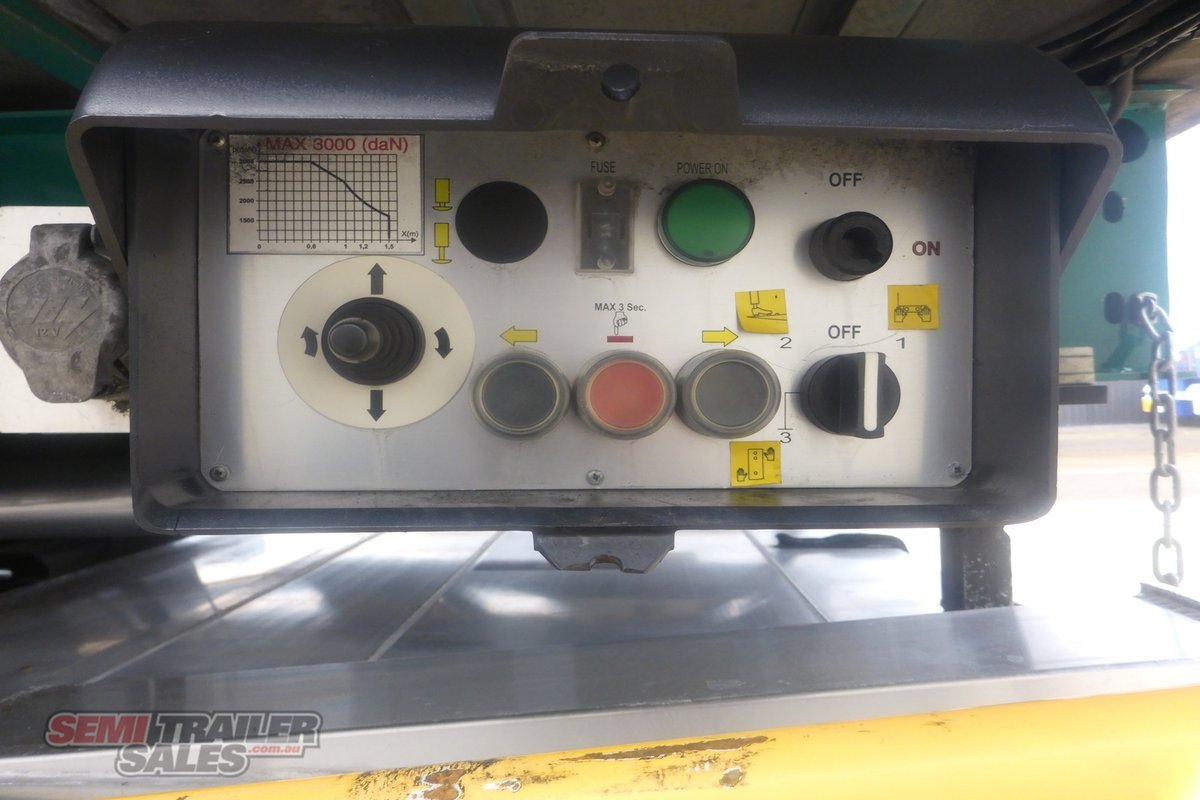 07/2015 MAXITRANS 16 PALLET REFRIGERATED PANTECH WITH TAILGATE LOADERTRAILER