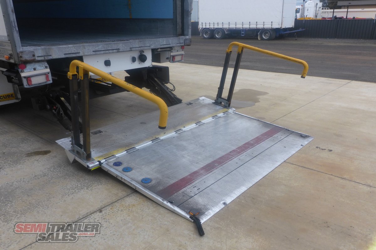 07/2015 MAXITRANS 16 PALLET REFRIGERATED PANTECH WITH TAILGATE LOADERTRAILER