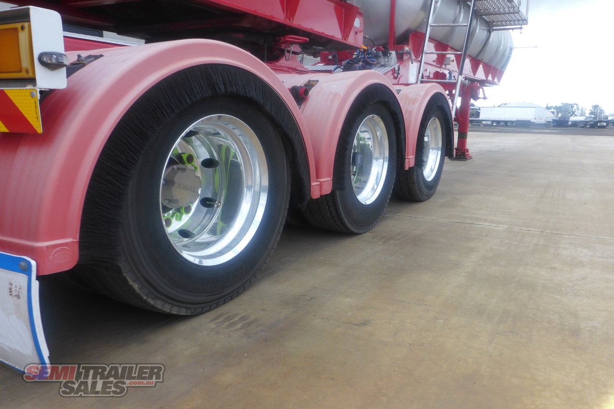 12/1996 TIEMAN TANKER B DOUBLE SET